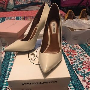 White pointed toe heels